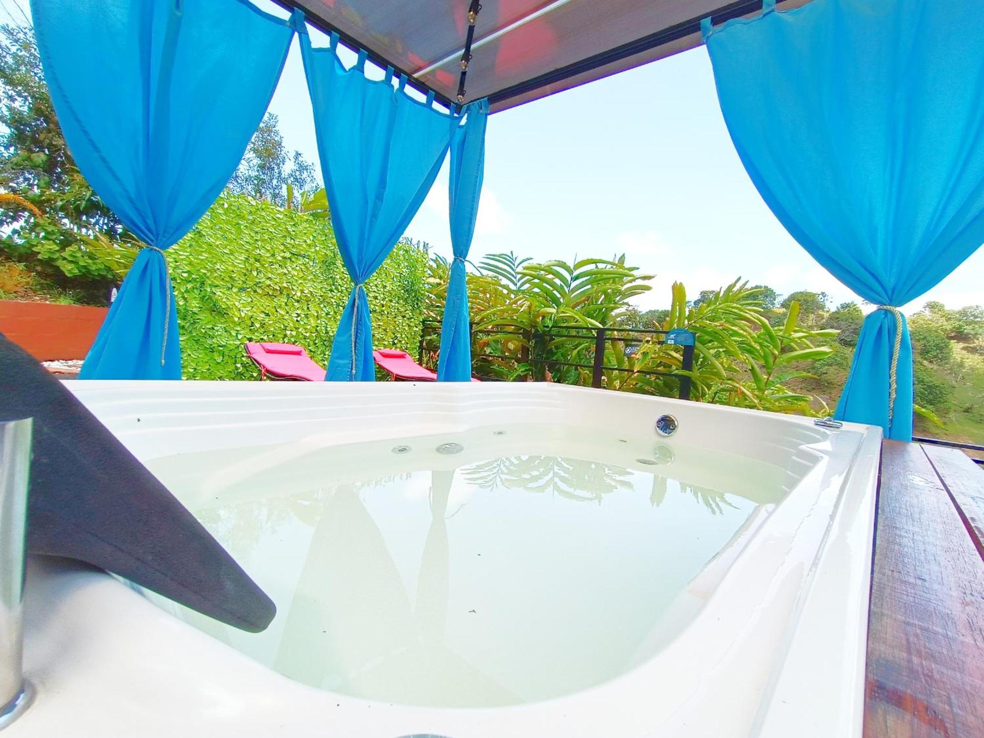 Glamping The Mountain Hotel กัวตาเป ภายนอก รูปภาพ