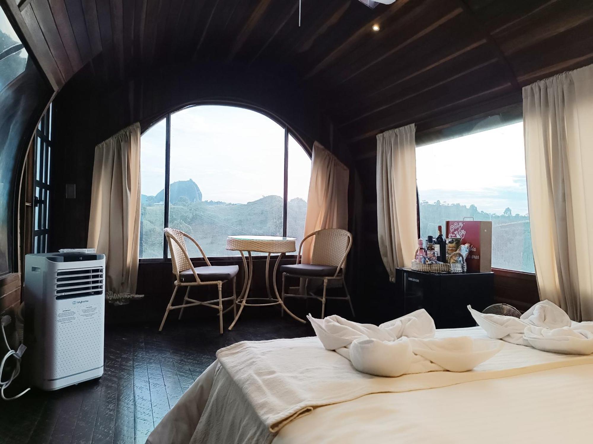 Glamping The Mountain Hotel กัวตาเป ภายนอก รูปภาพ